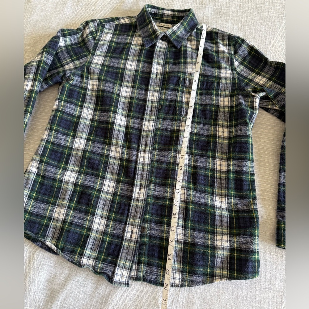 LL Bean Women’s Relaxed Fit Scotch Plaid Flannel Button Down - Picture 2 of 7